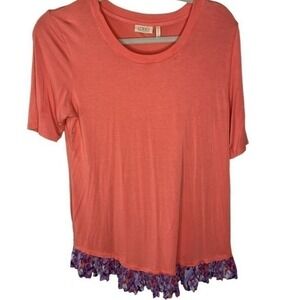 LOGO Lori Goldstein Coral Pink Short Sleeve Top with Purple Ruffle Womens M EUC